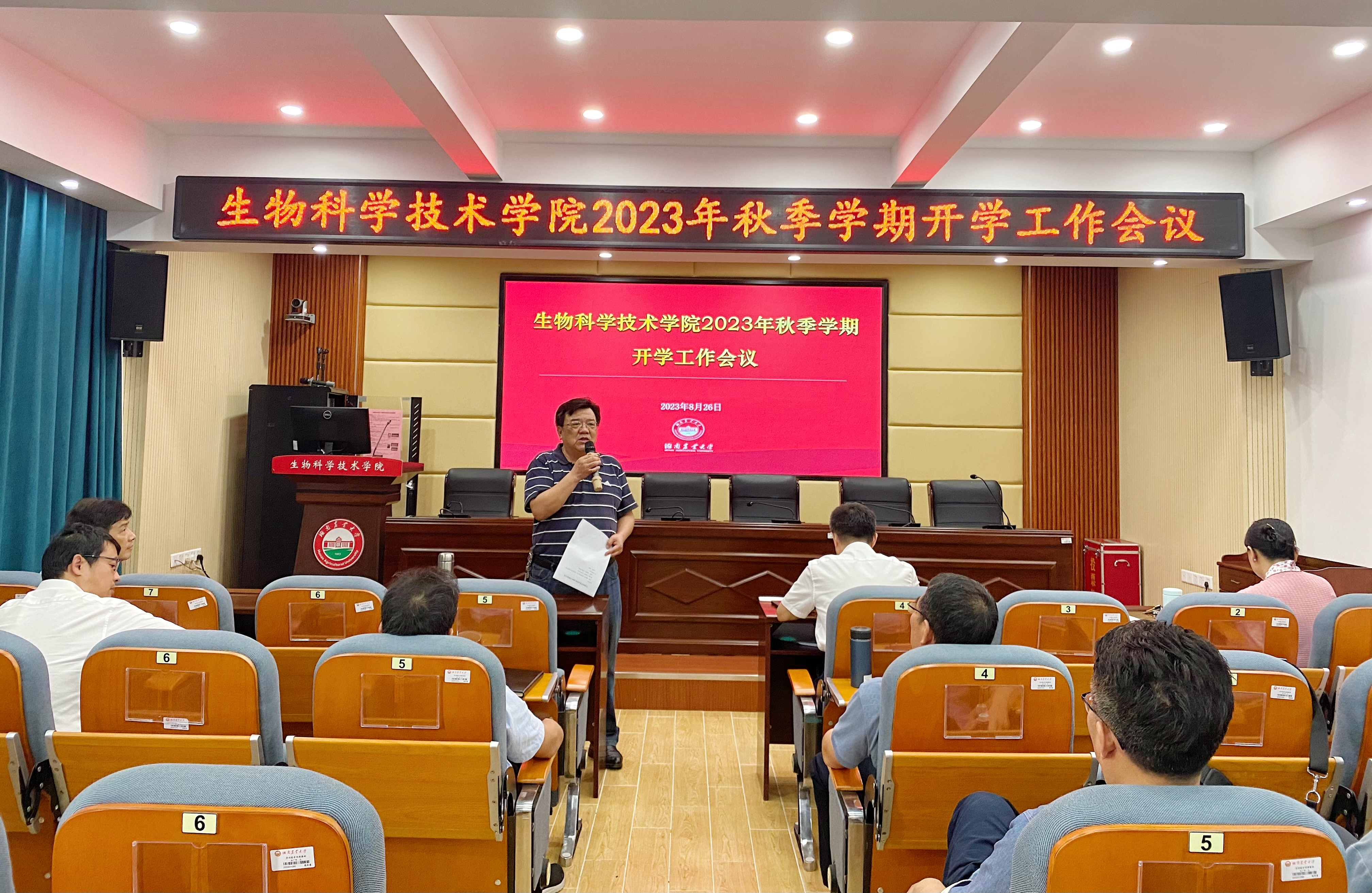 fe5bd6ccae14d0b2b4f7592becdcd33.jpg
